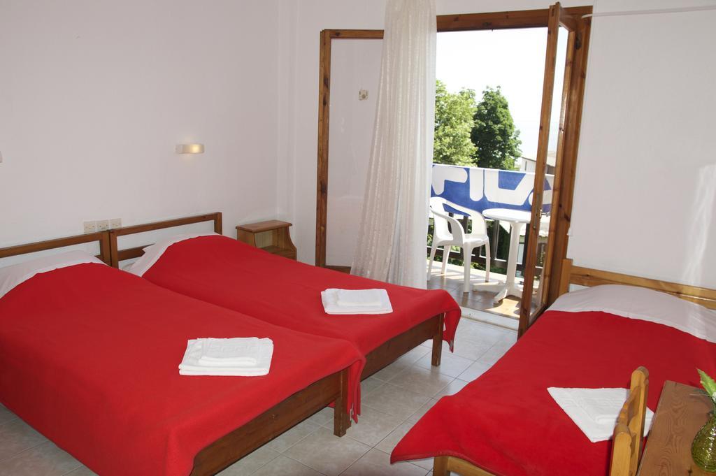 Hotel Sevilli Agios Ioannis  Rum bild