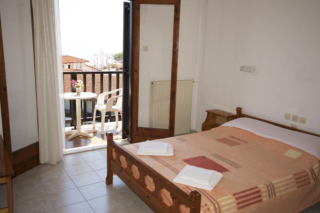 Hotel Sevilli Agios Ioannis  Rum bild