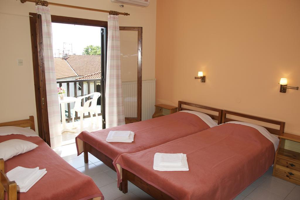 Hotel Sevilli Agios Ioannis  Rum bild