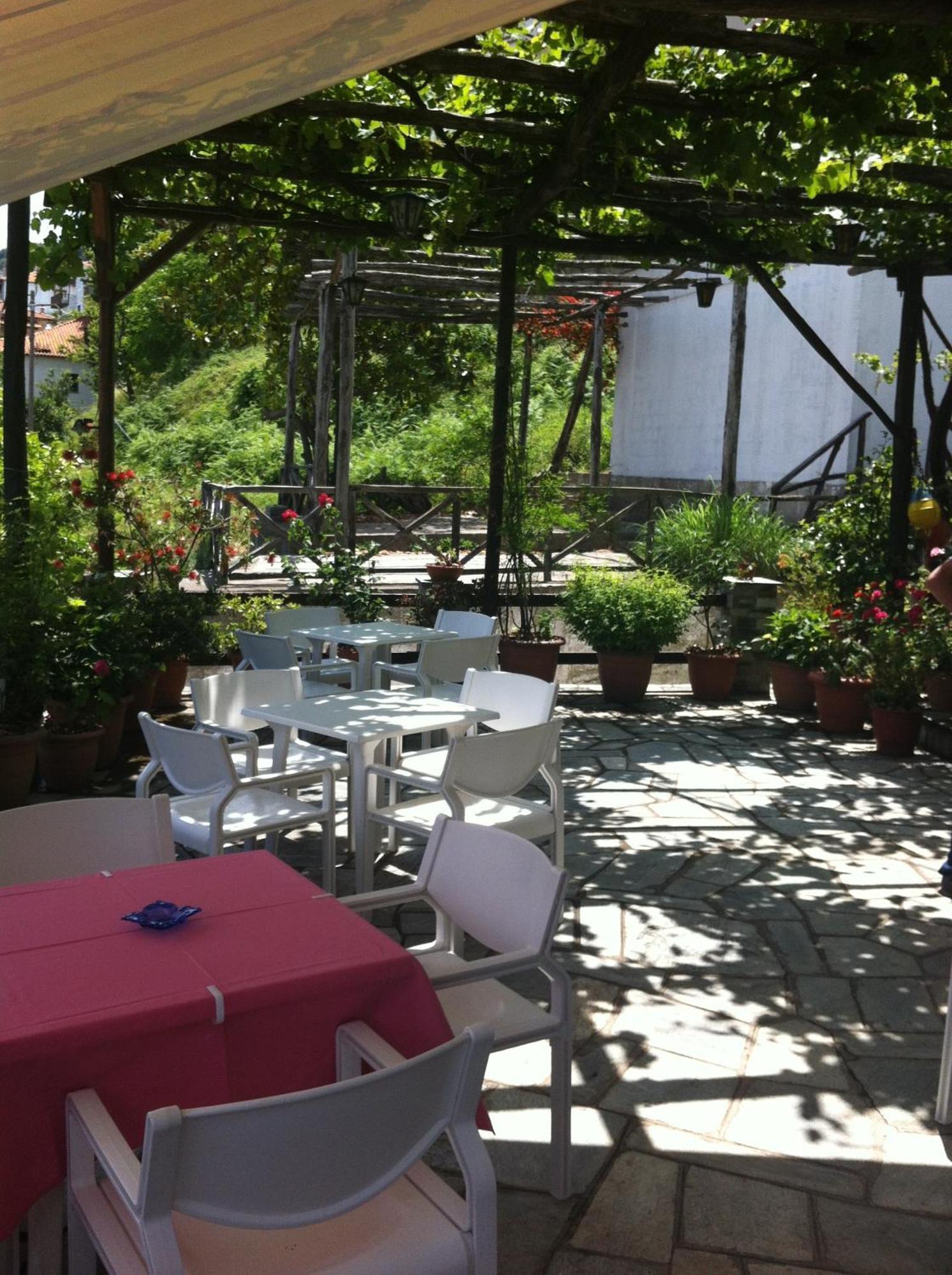 Hotel Sevilli Agios Ioannis  Exteriör bild